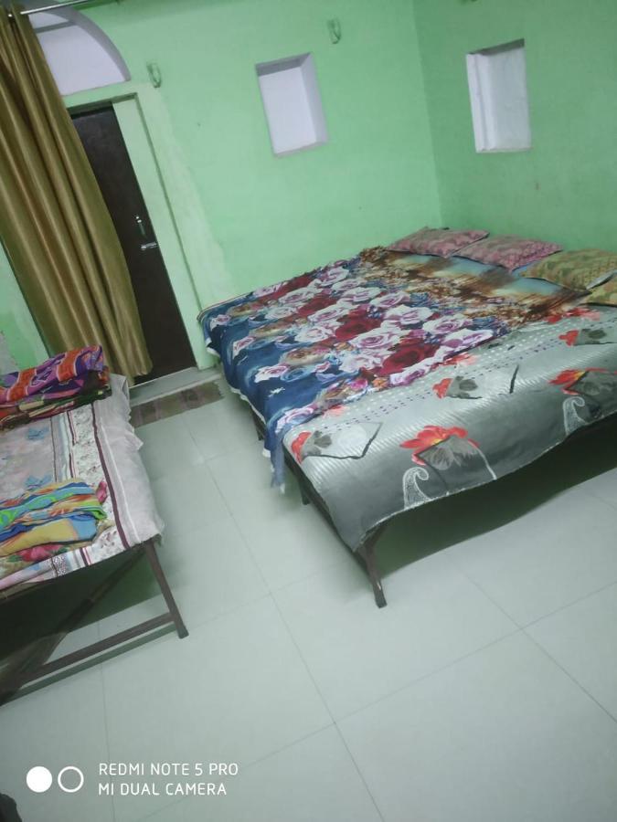 Shri Swami Sheetal Das Akhada B1-88 Assi , Near Pushkar Talab,varanasi, Ashram Dharmshala Varanasi