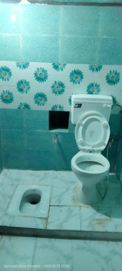 Shri Swami Sheetal Das Akhada B1-88 Assi , Near Pushkar Talab,varanasi, Ashram Dharmshala Guest house *