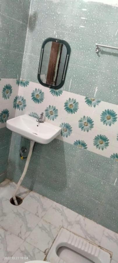 Guest house Shri Swami Sheetal Das Akhada B1-88 Assi , Near Pushkar Talab,varanasi, Ashram Dharmshala *