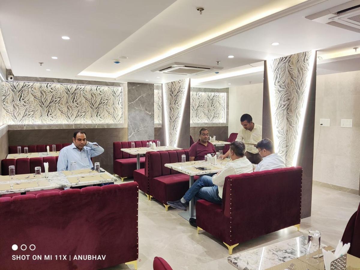 Hotel Golden Petals 3*