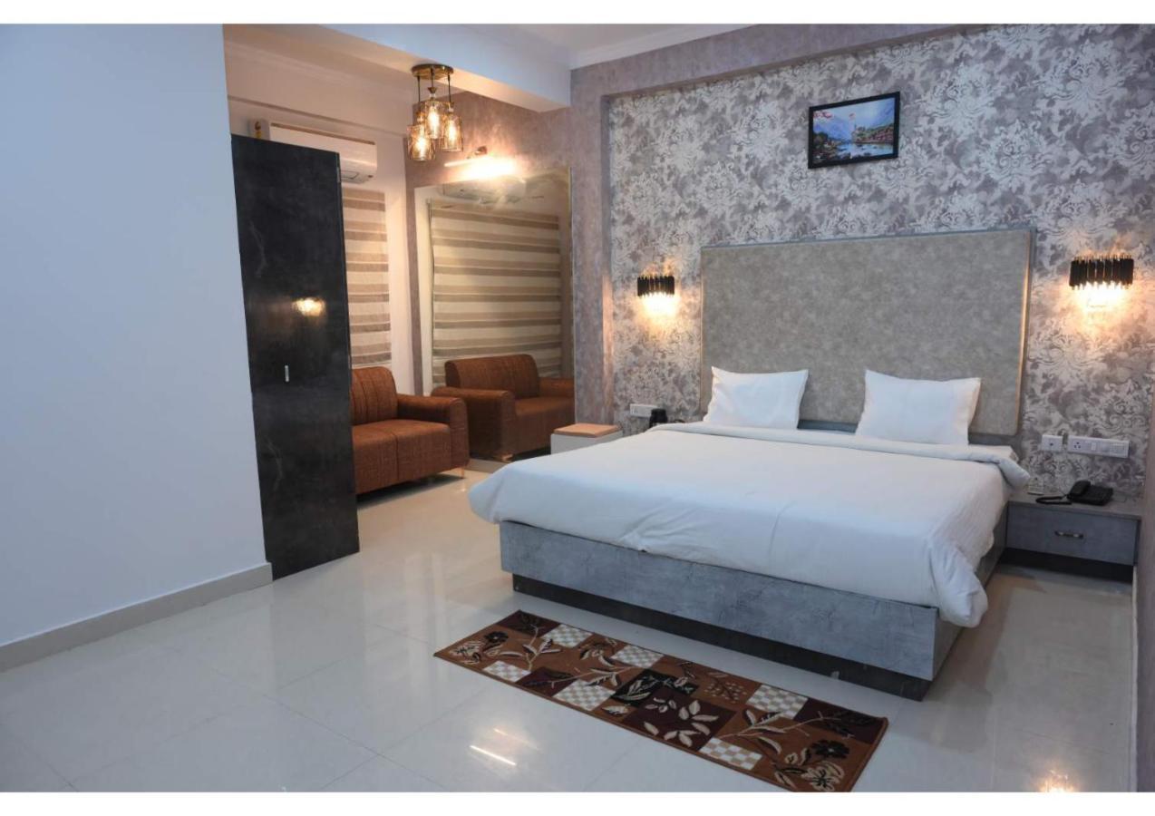 Hotel Ganga Kaveri Varanasi