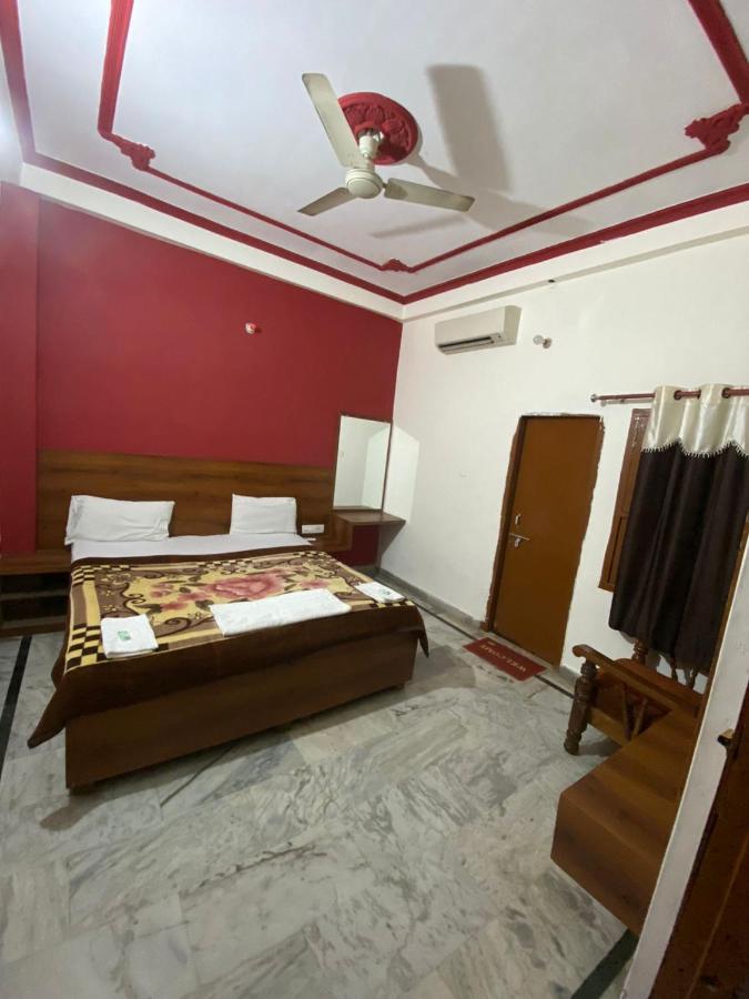 Rudra Stays Varanasi