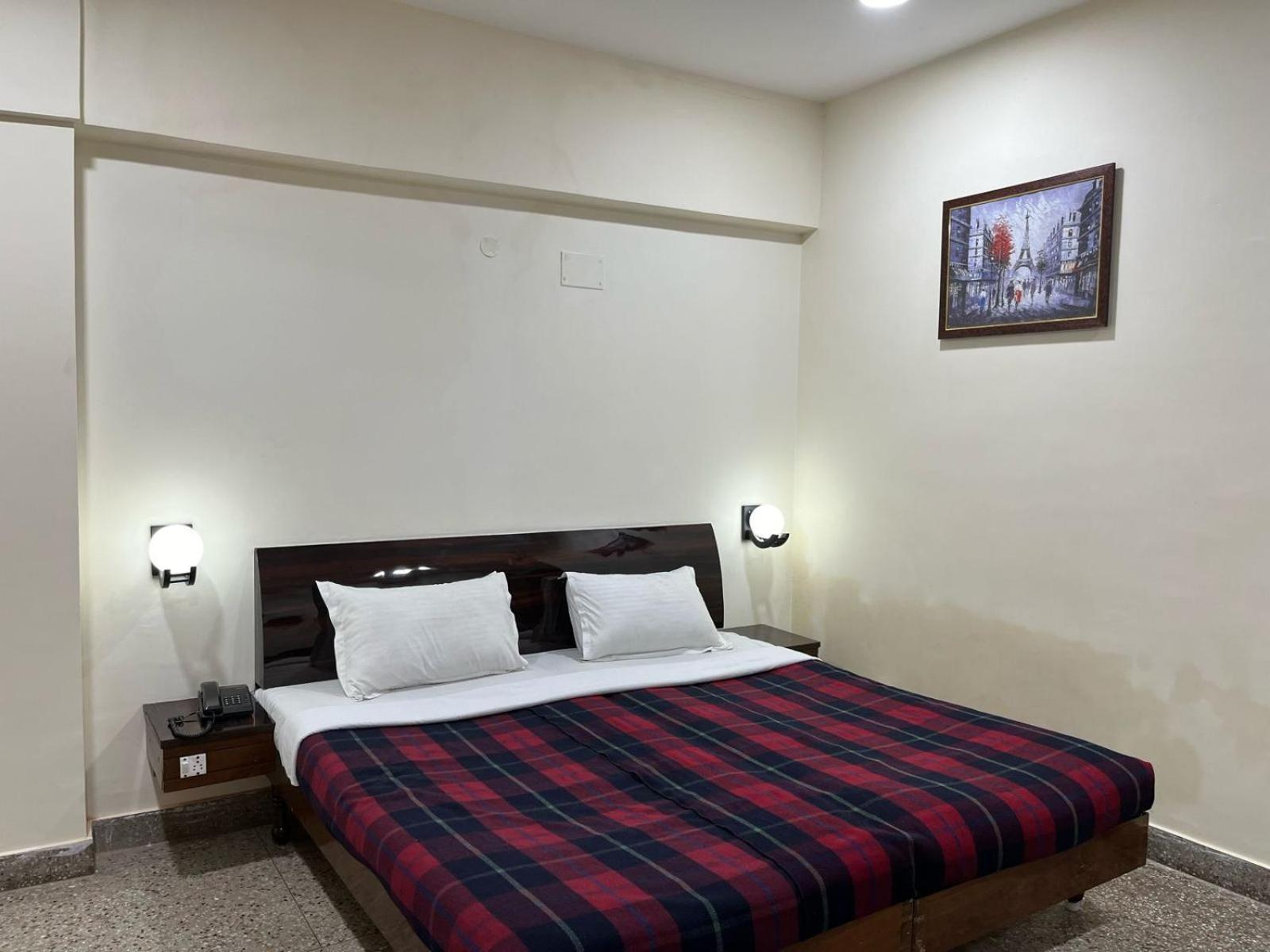 Gautam Hotel Varanasi