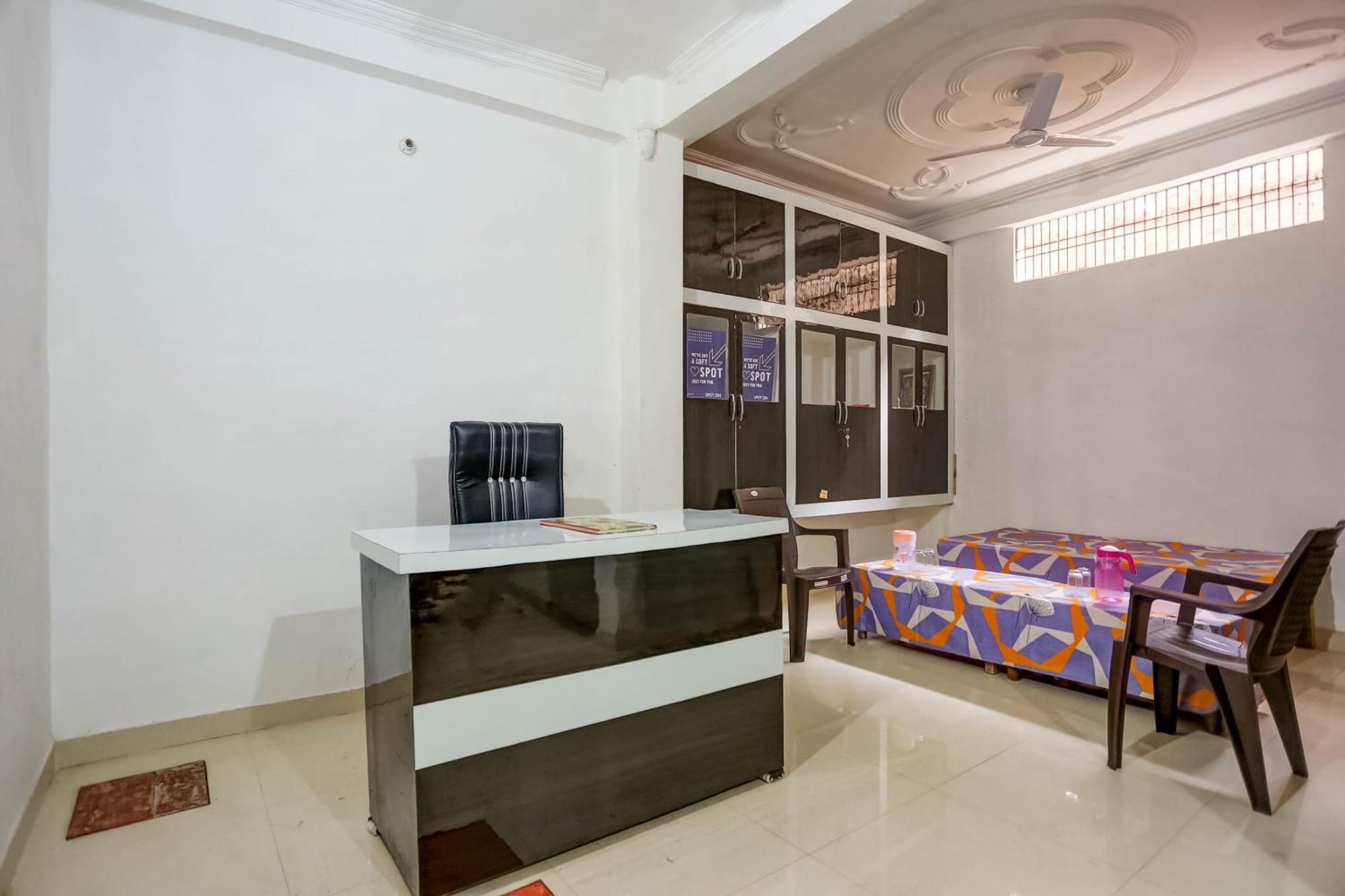 Spot On Shree Ganga Seva Paying 2* Varanasi