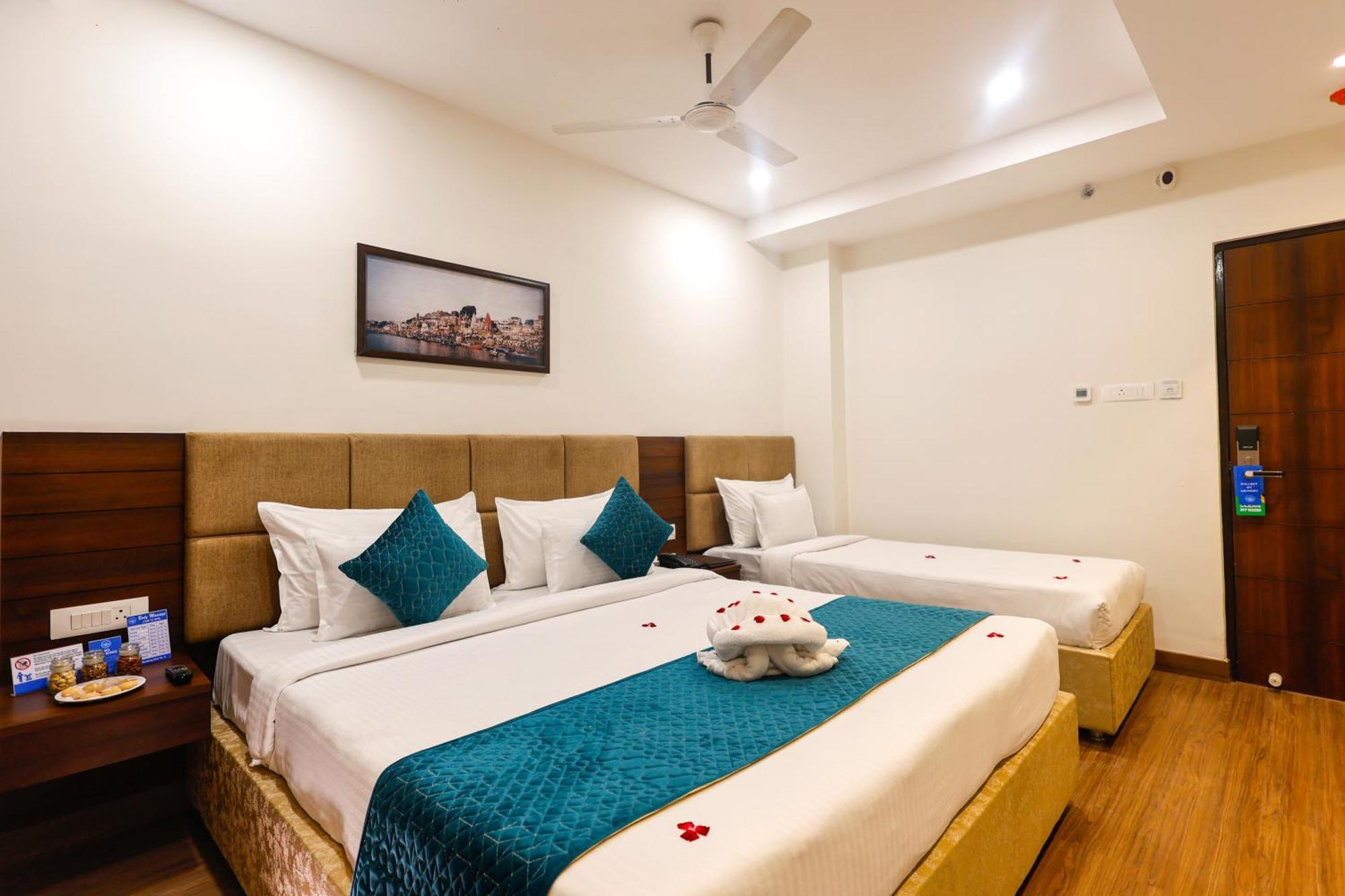Dolphin International Hotel 3*