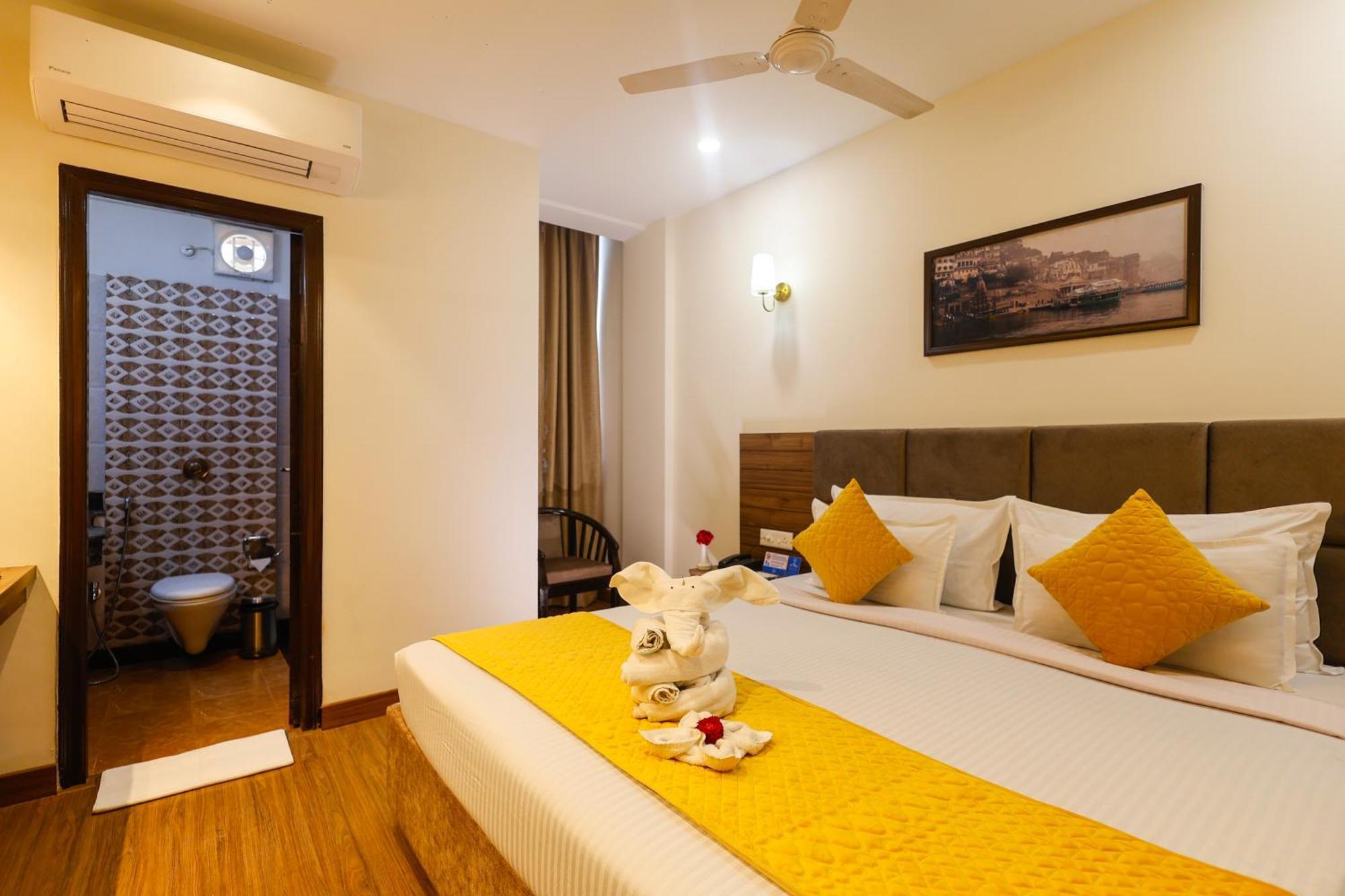 Dolphin International 3*