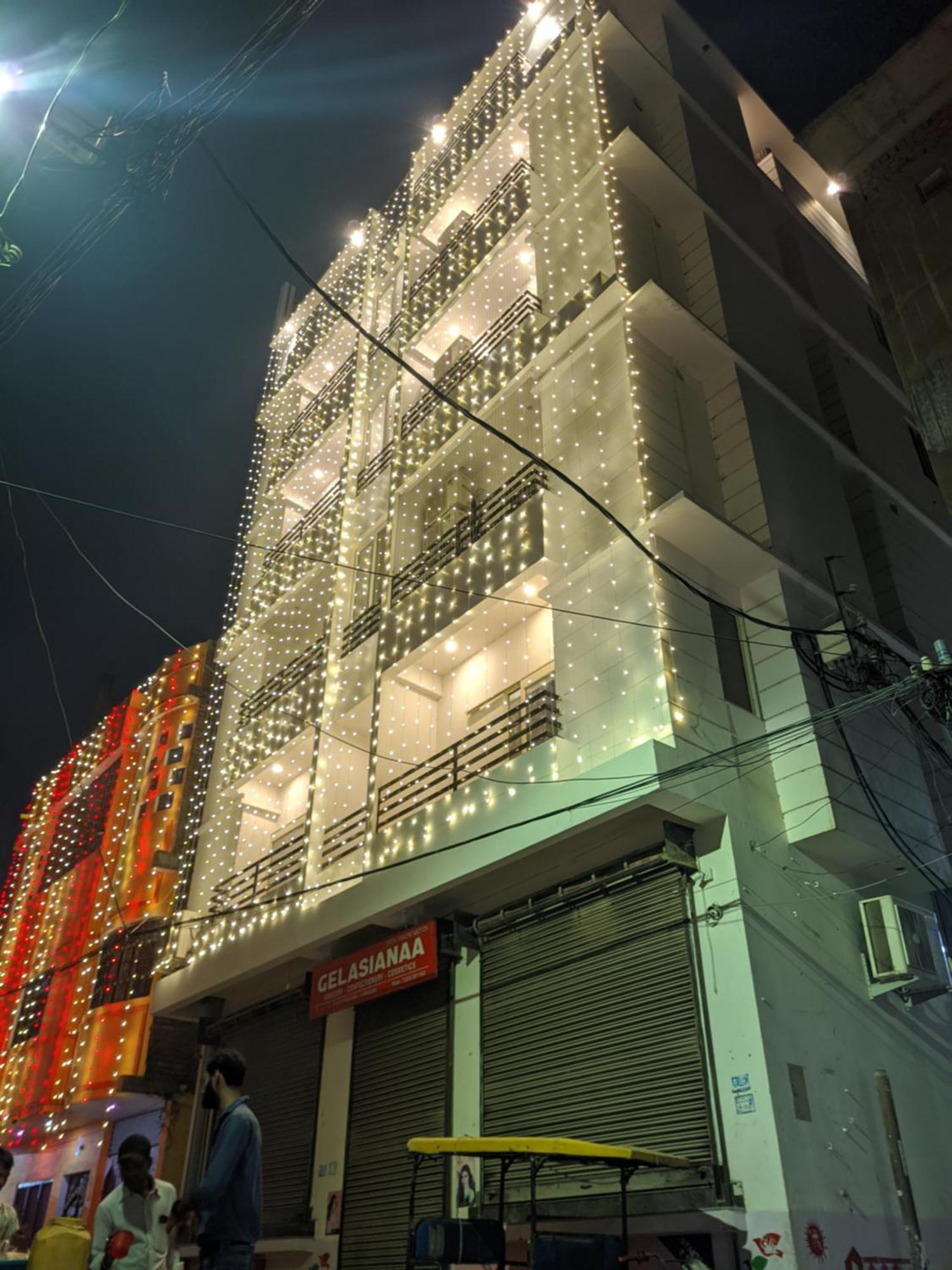 Shri Dhara Heaven Hotel Varanasi