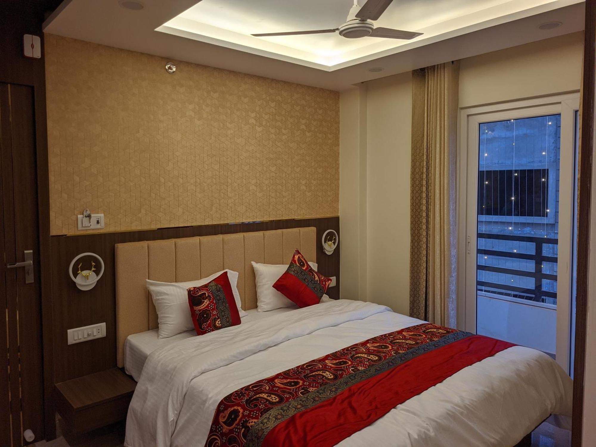 Shri Dhara Heaven Hotel