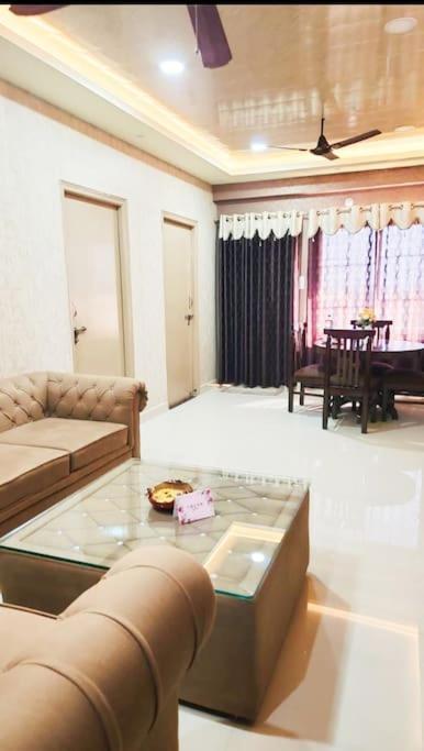 Carnival - Premium With Wifi Near Ghat For Families Only Apartment *