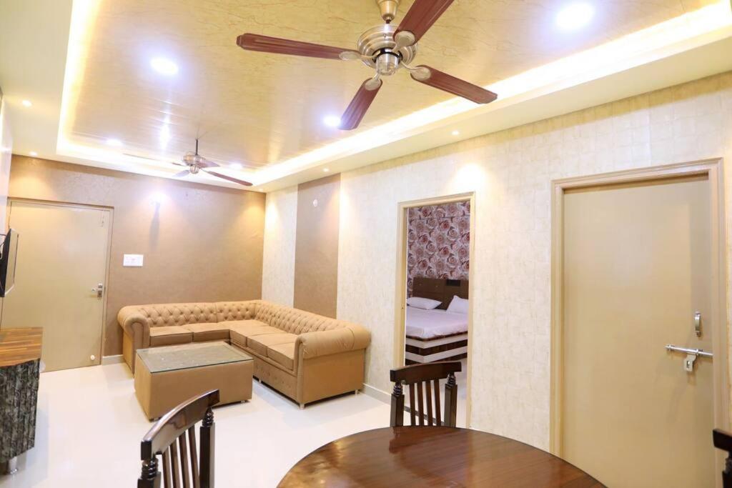 Apartment Carnival - Premium With Wifi Near Ghat For Families Only Varanasi