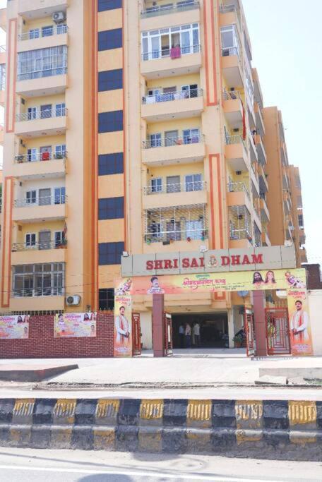 Carnival - Premium With Wifi Near Ghat For Families Only Varanasi