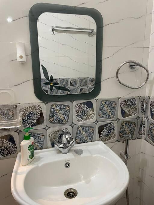 Carnival - Premium With Wifi Near Ghat For Families Only Apartment
