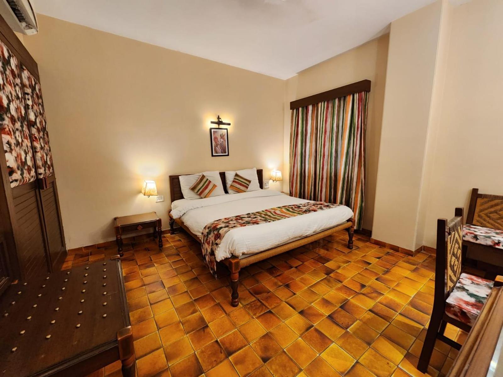 Palace On Ganges - Heritage 3*