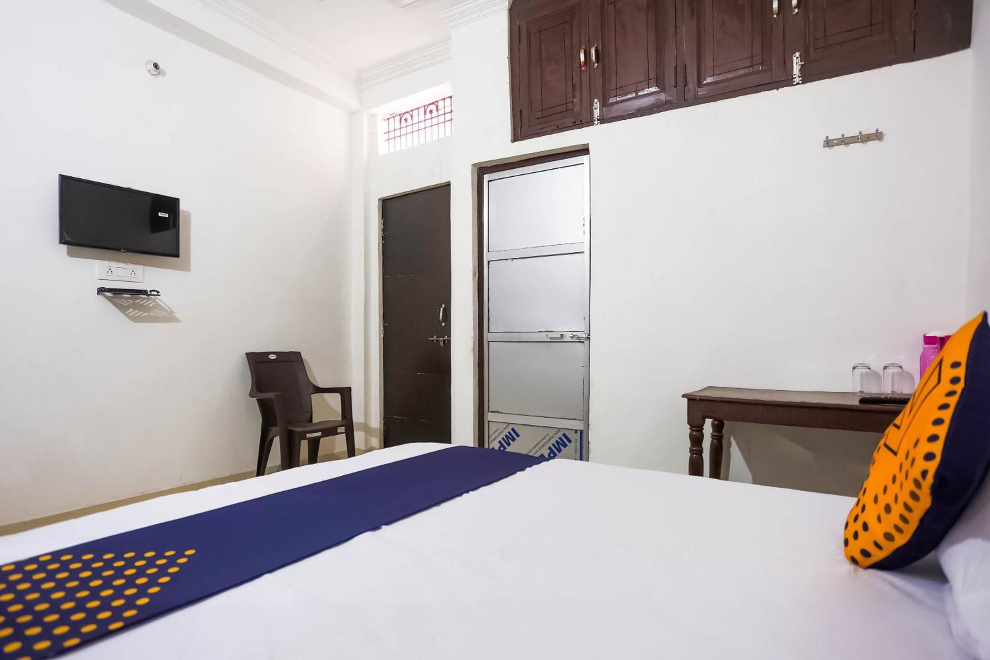 Spot On Shree Ganga Seva Paying Hotel 2*
