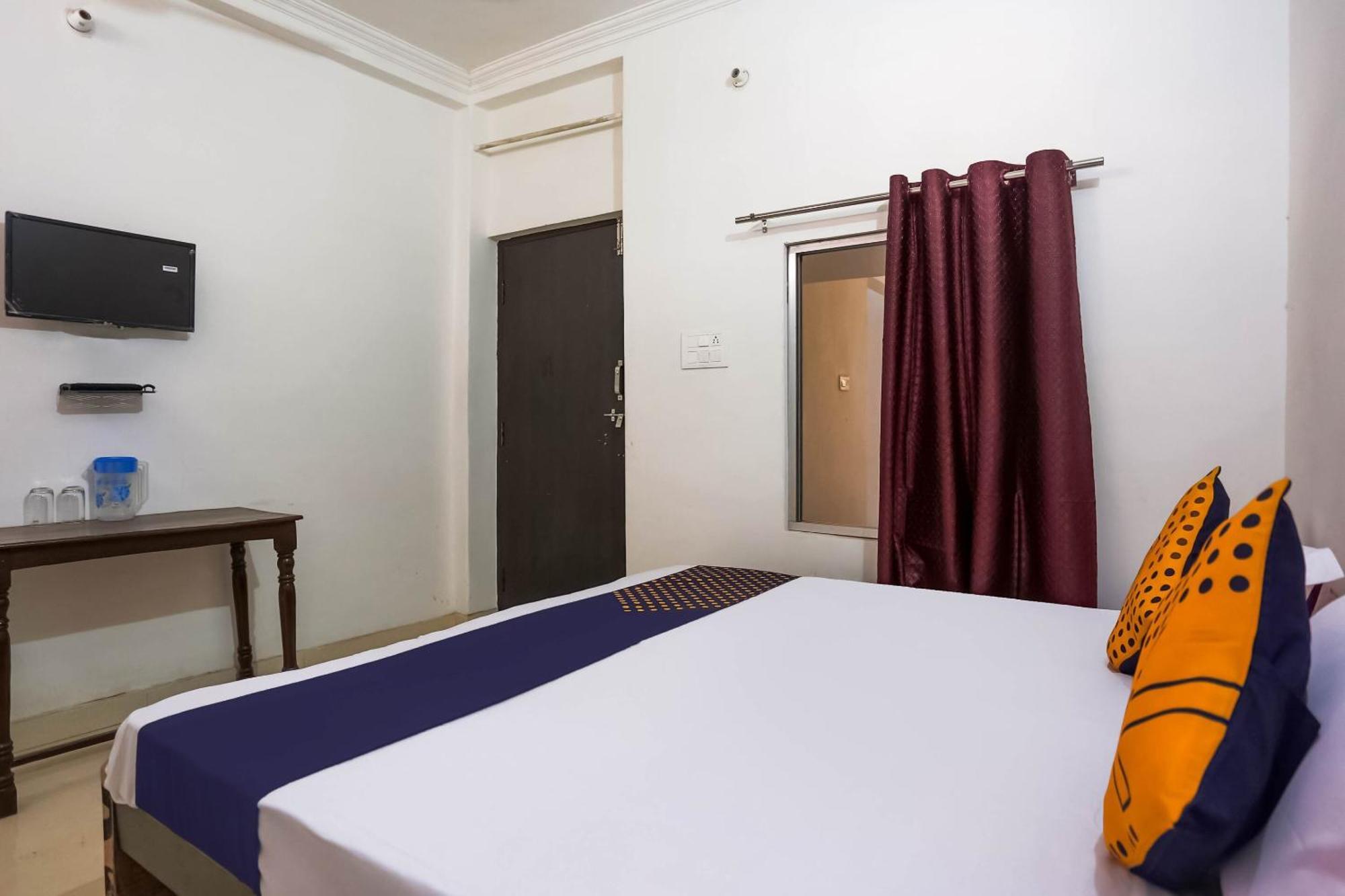 Spot On Shree Ganga Seva Paying Hotel 2*