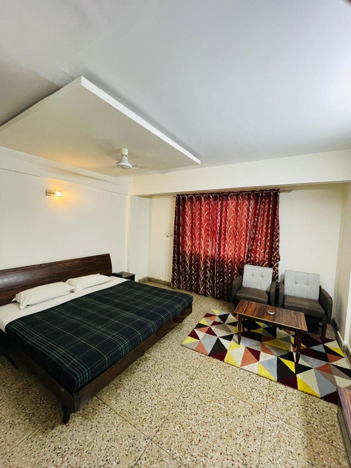 Gautam Hotel