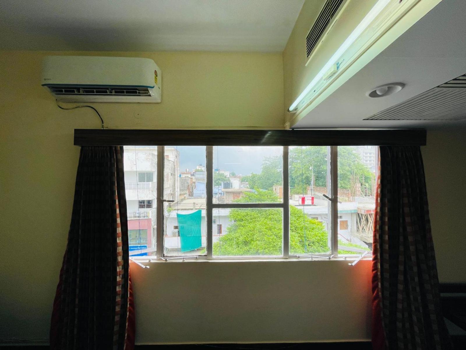 Gautam Hotel