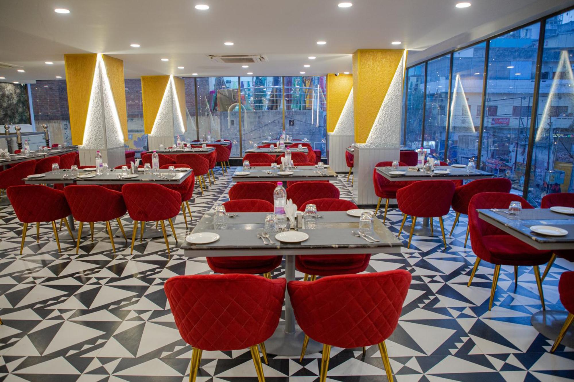 Hotel Pearl Courtyard Varanasi