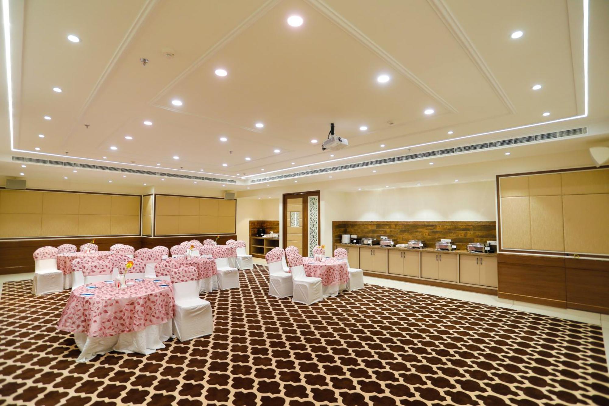 Dolphin International Hotel