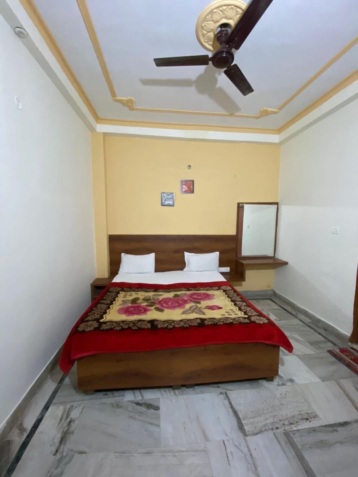Rudra Riverside Guest house *