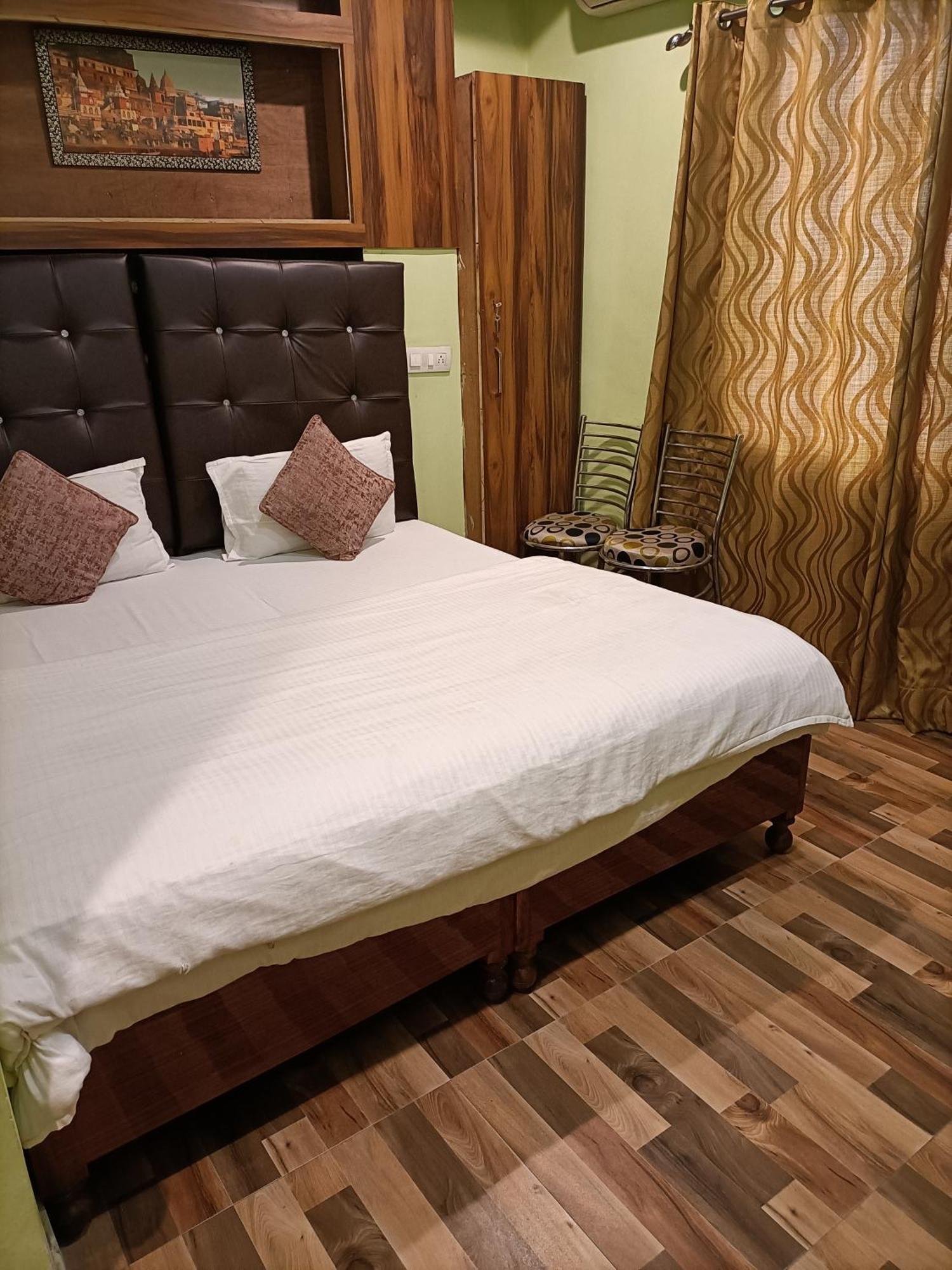 Picasso Prime Location Hotel Varanasi