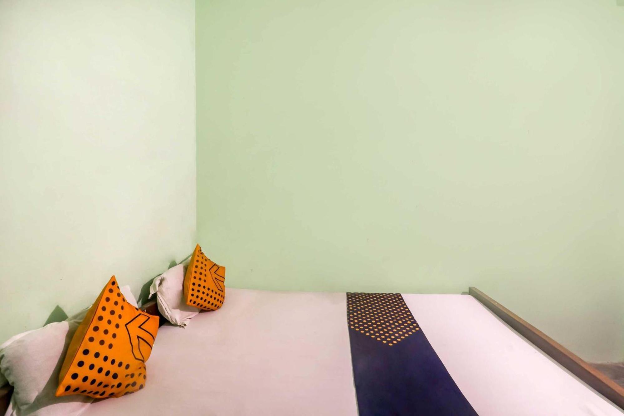 Spot On Mishra Hotel Varanasi