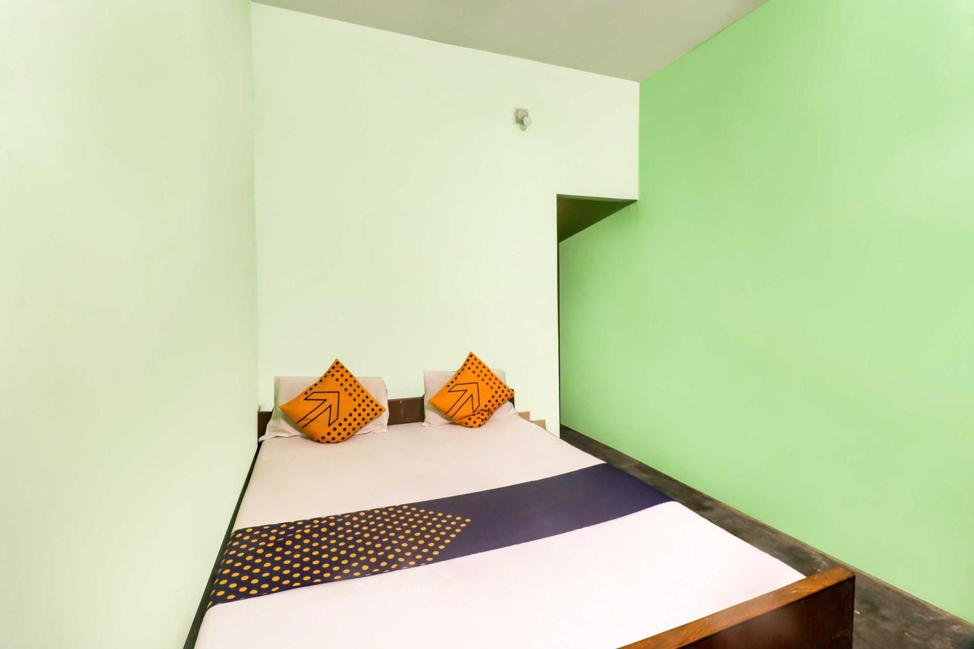 Spot On Mishra Hotel