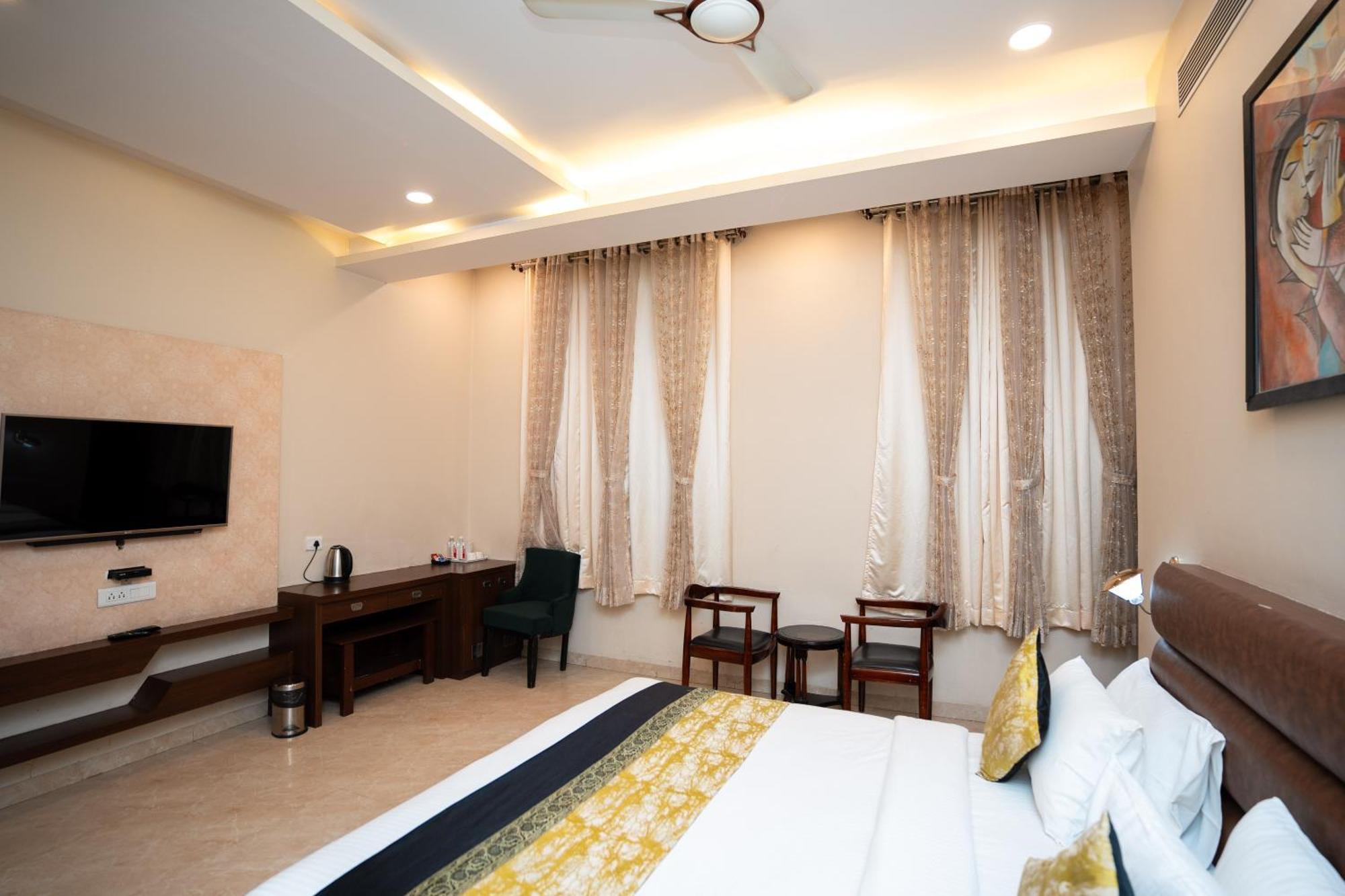 Radiance Courtyard * Varanasi
