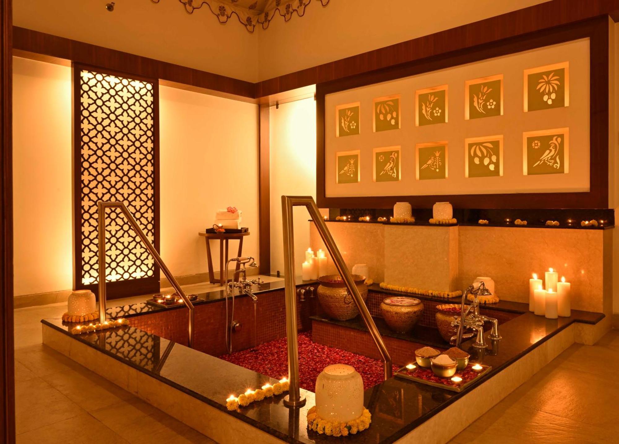 Hotel Taj Nadesar Palace
