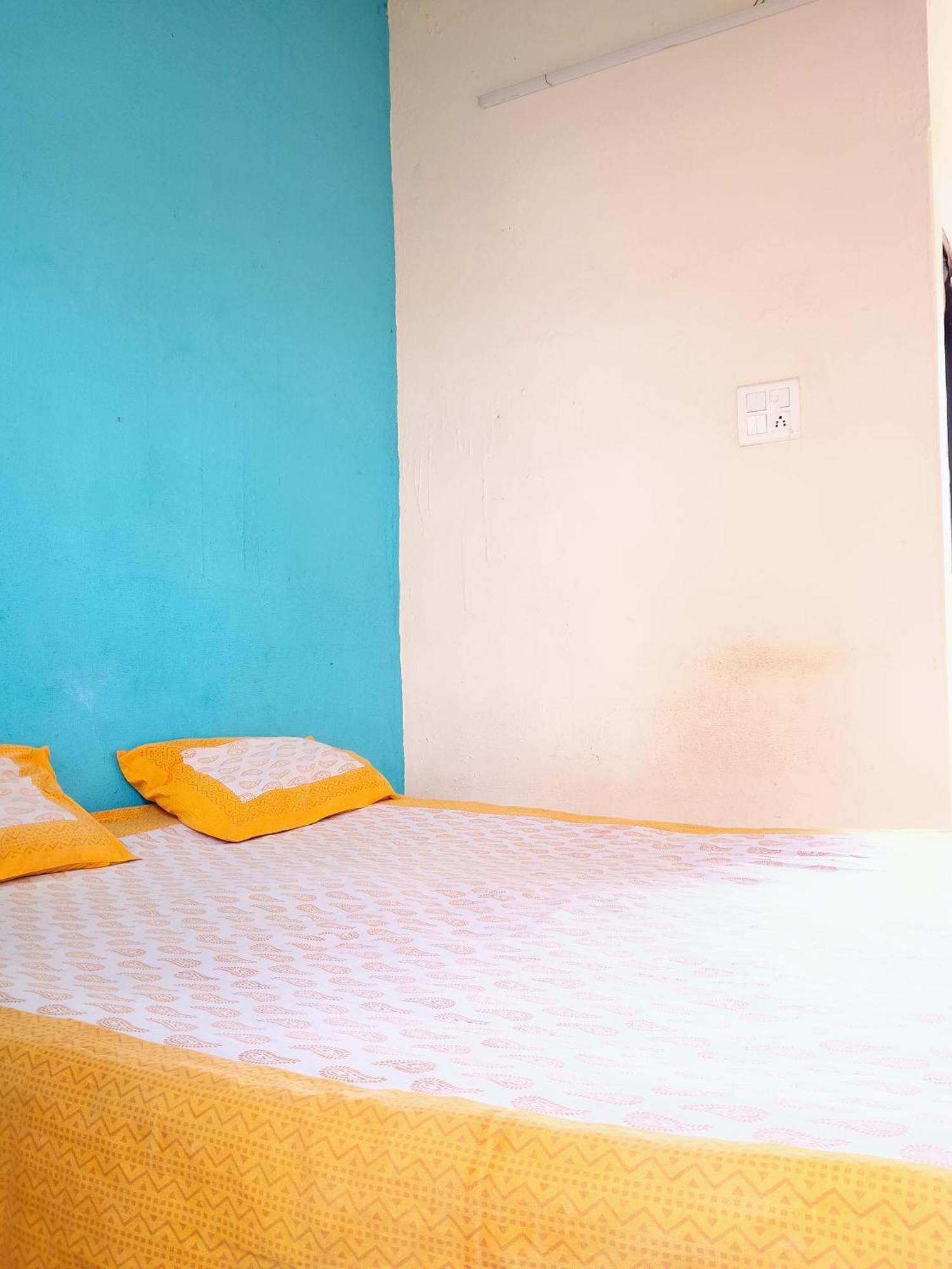 Sharda Guest house *
