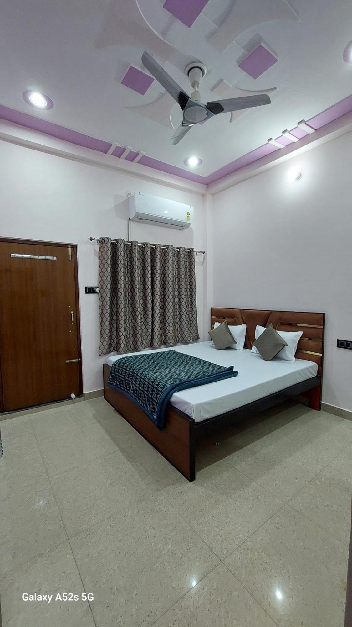 Narayani Paying Guest house *
