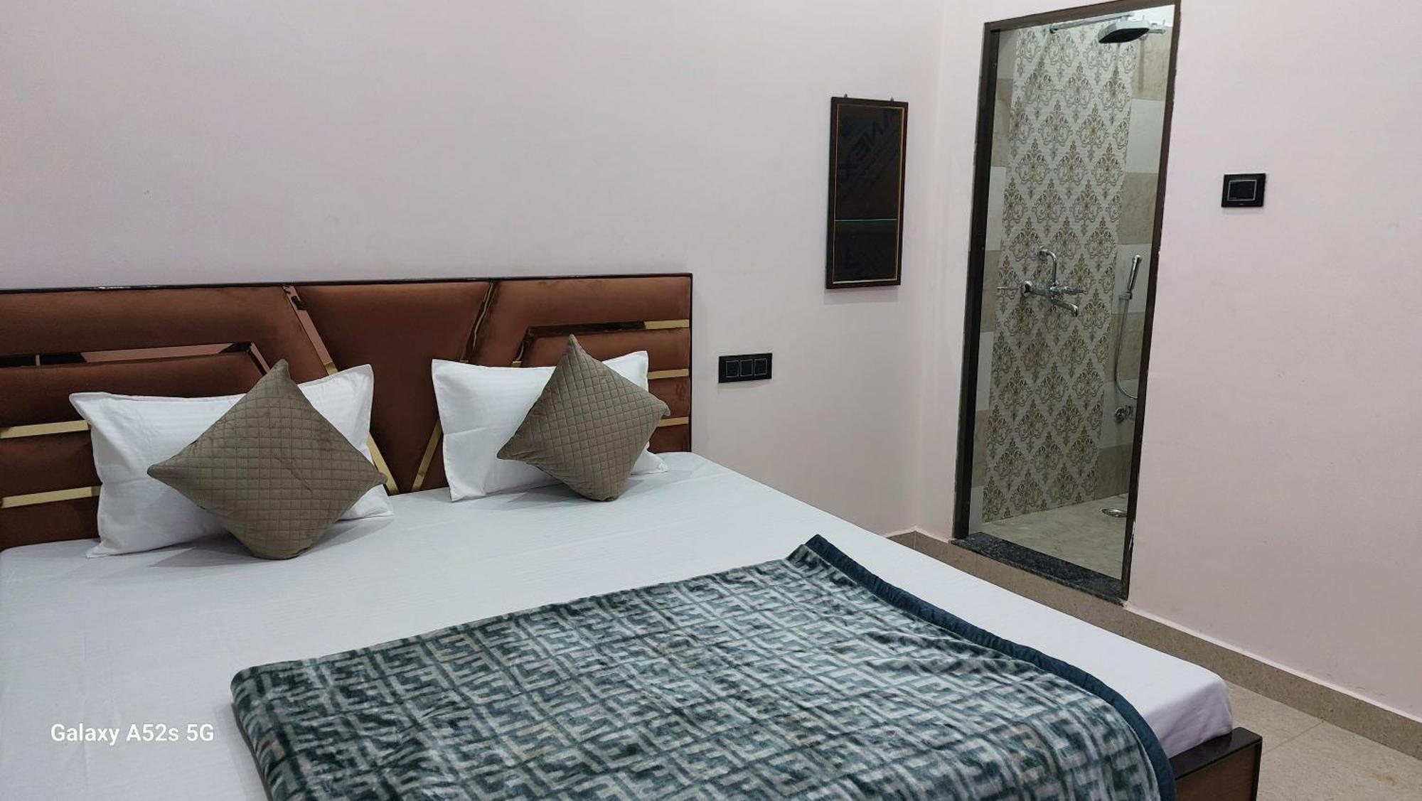 Guest house Narayani Paying Varanasi