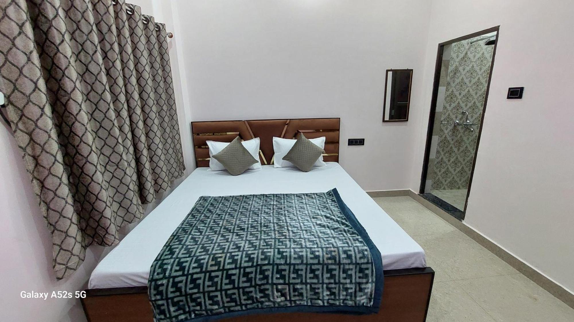 Narayani Paying Guest house