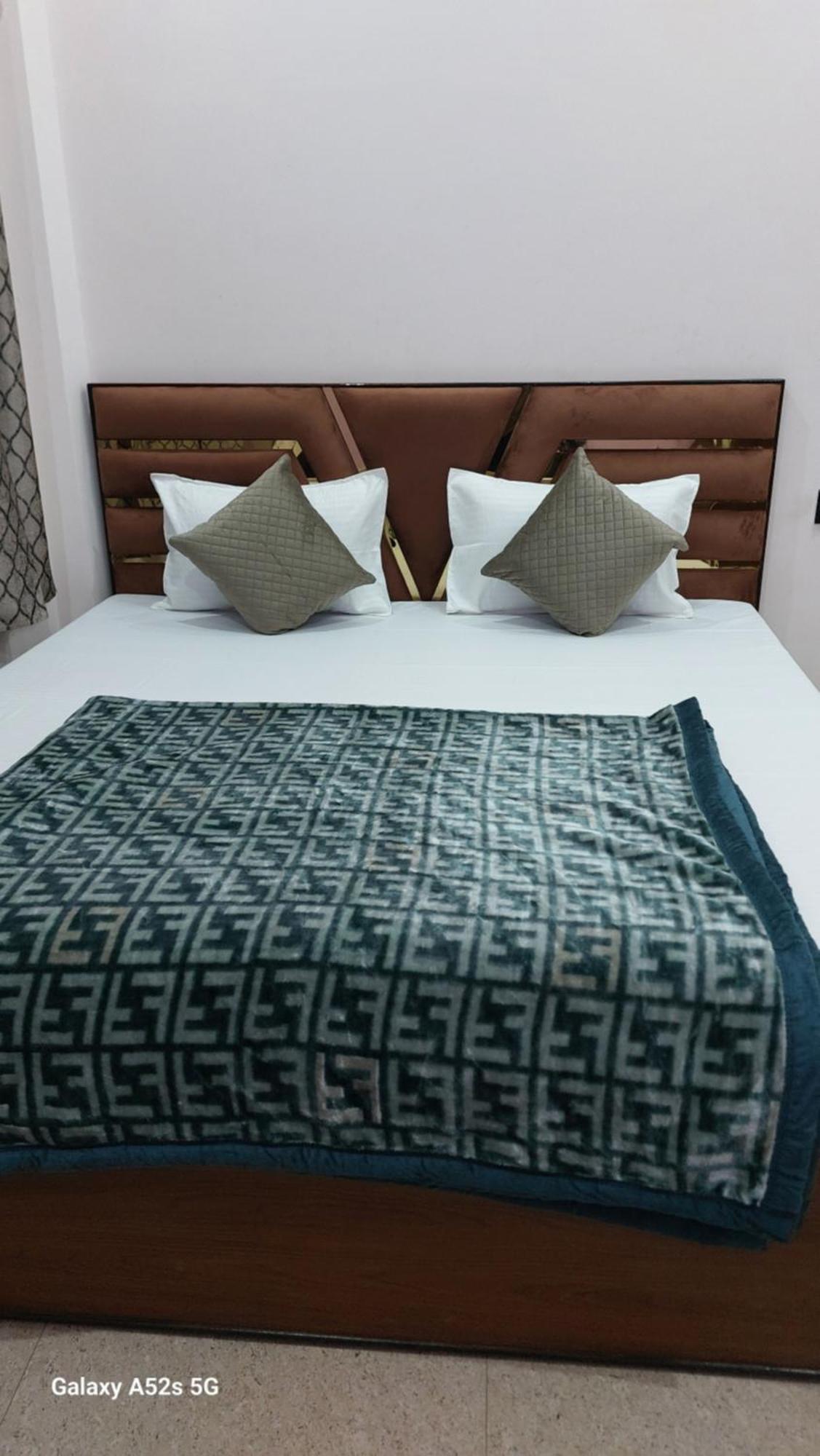 Narayani Paying Guest house *