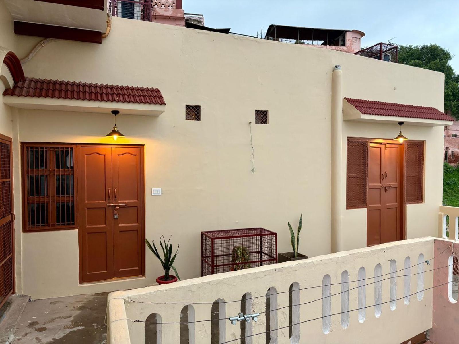 Vintage River Homestay Varanasi
