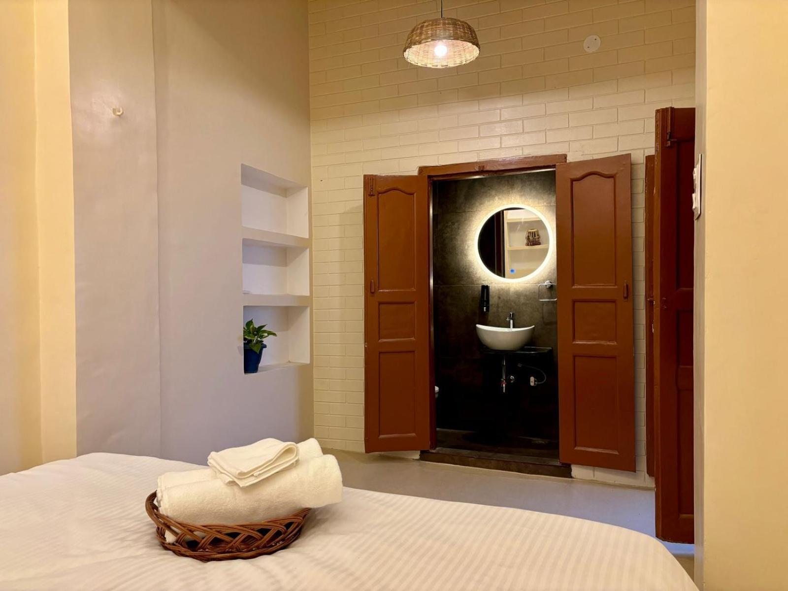 Vintage River Homestay Varanasi