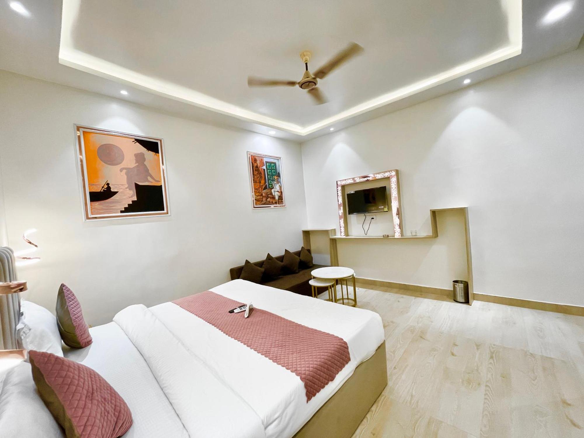 The Banaras ! होटल द बनारस स्टे, பனாரஸ் தங்கும் ஹோட்டல்f, Air-conditioned With Off Site Parking Availability, Near Kashi Vishwanath Temple, And Ganga Ghat 4*