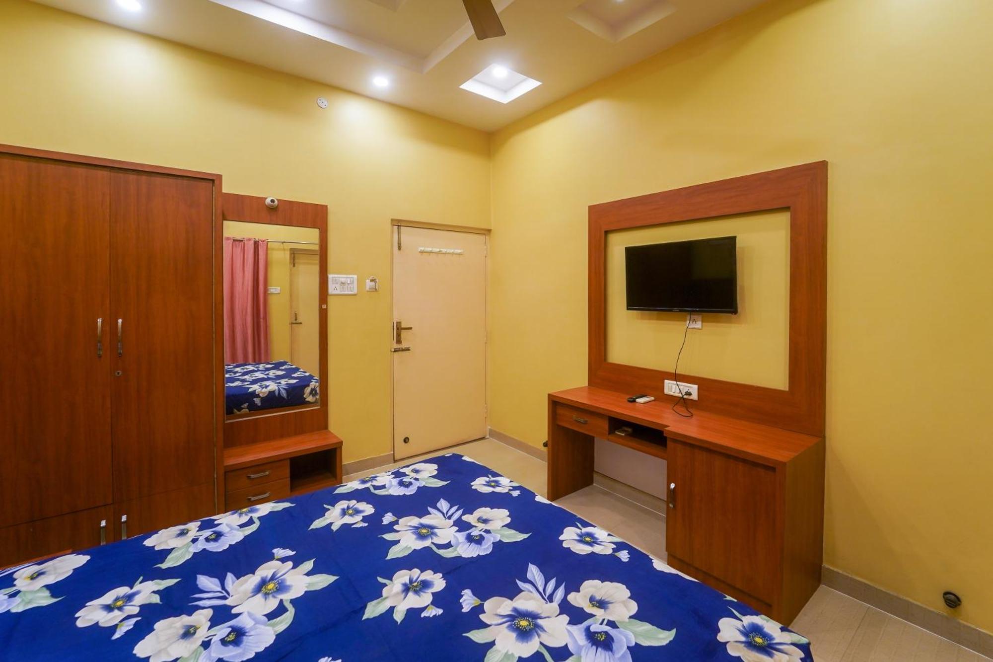 Rk 3 Bedroom With Kitchen And Balcony