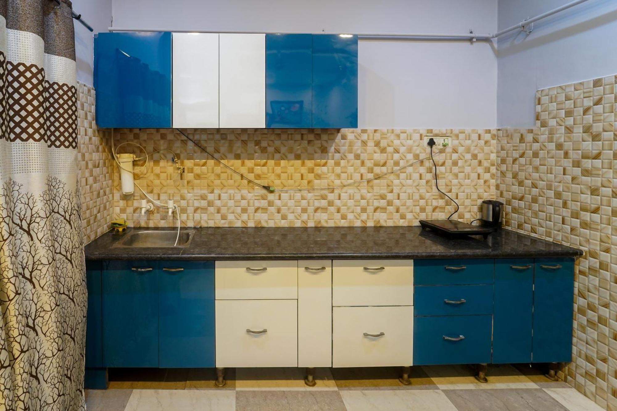 Apartment Rk 3 Bedroom With Kitchen And Balcony Varanasi