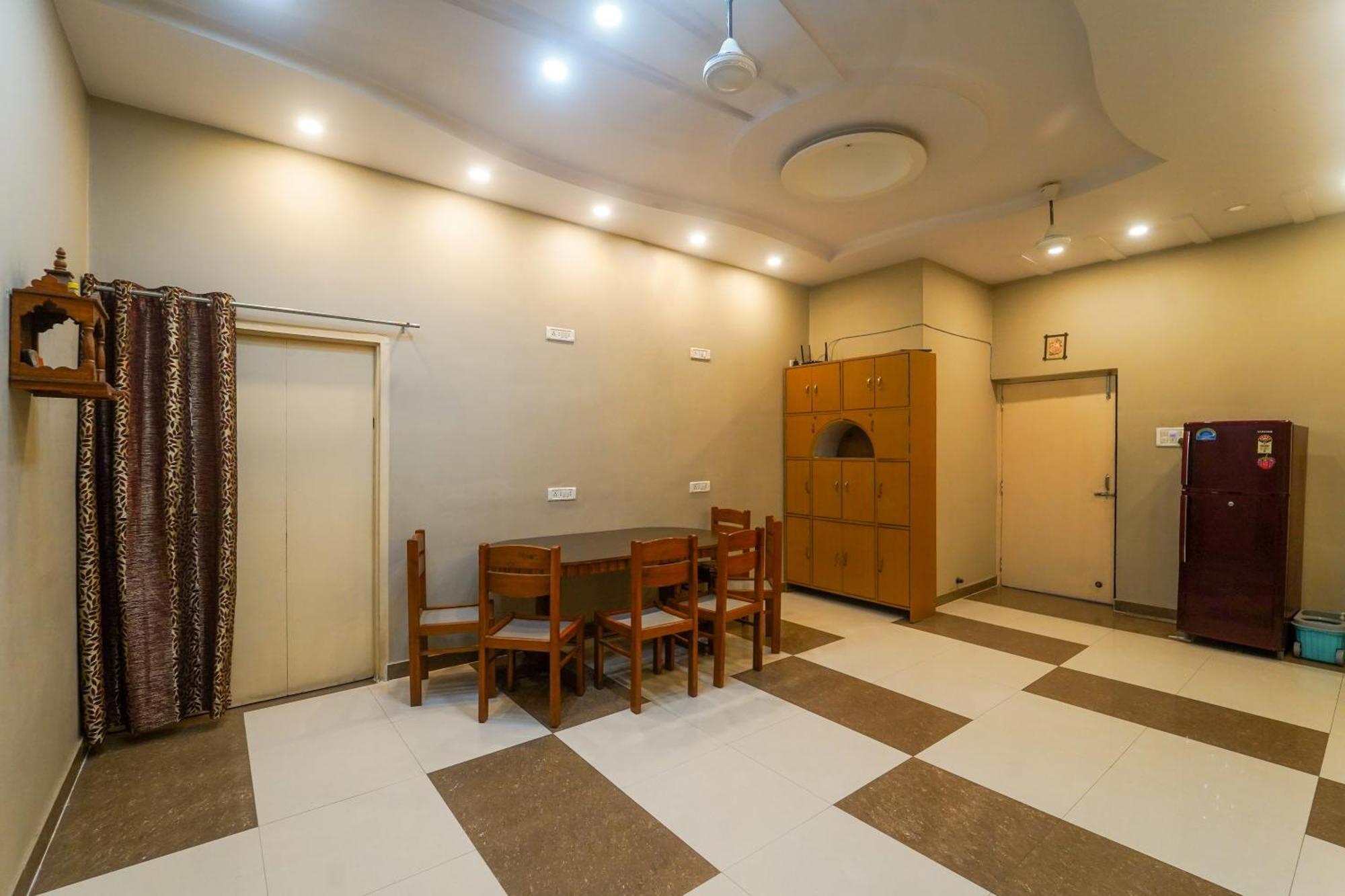 Rk 3 Bedroom With Kitchen And Balcony *