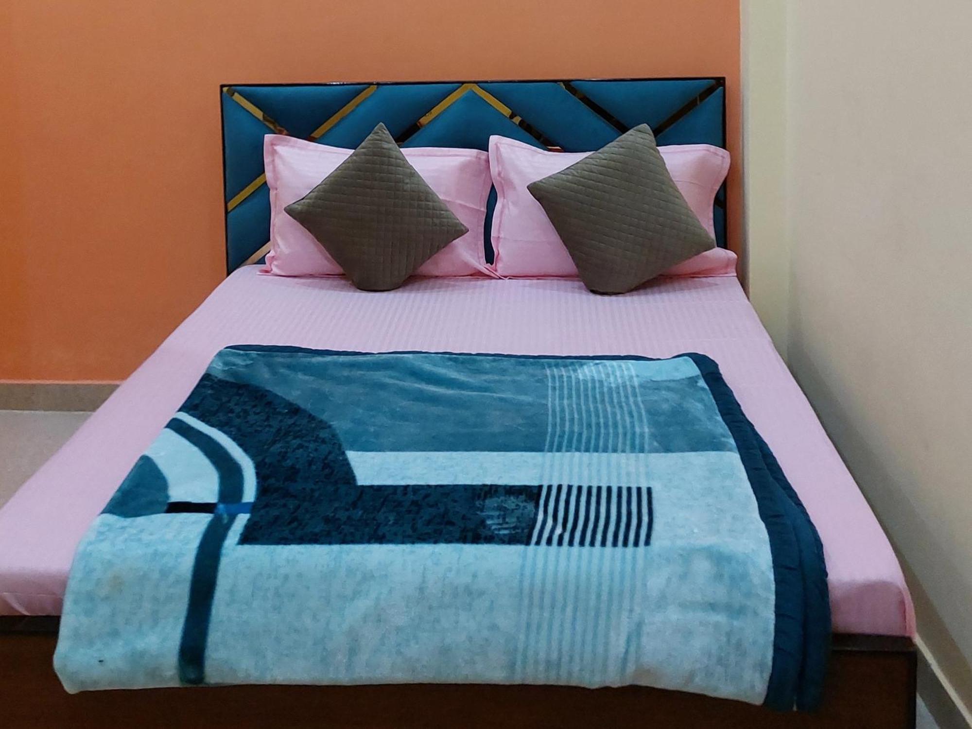 Narayani Paying Guest house *