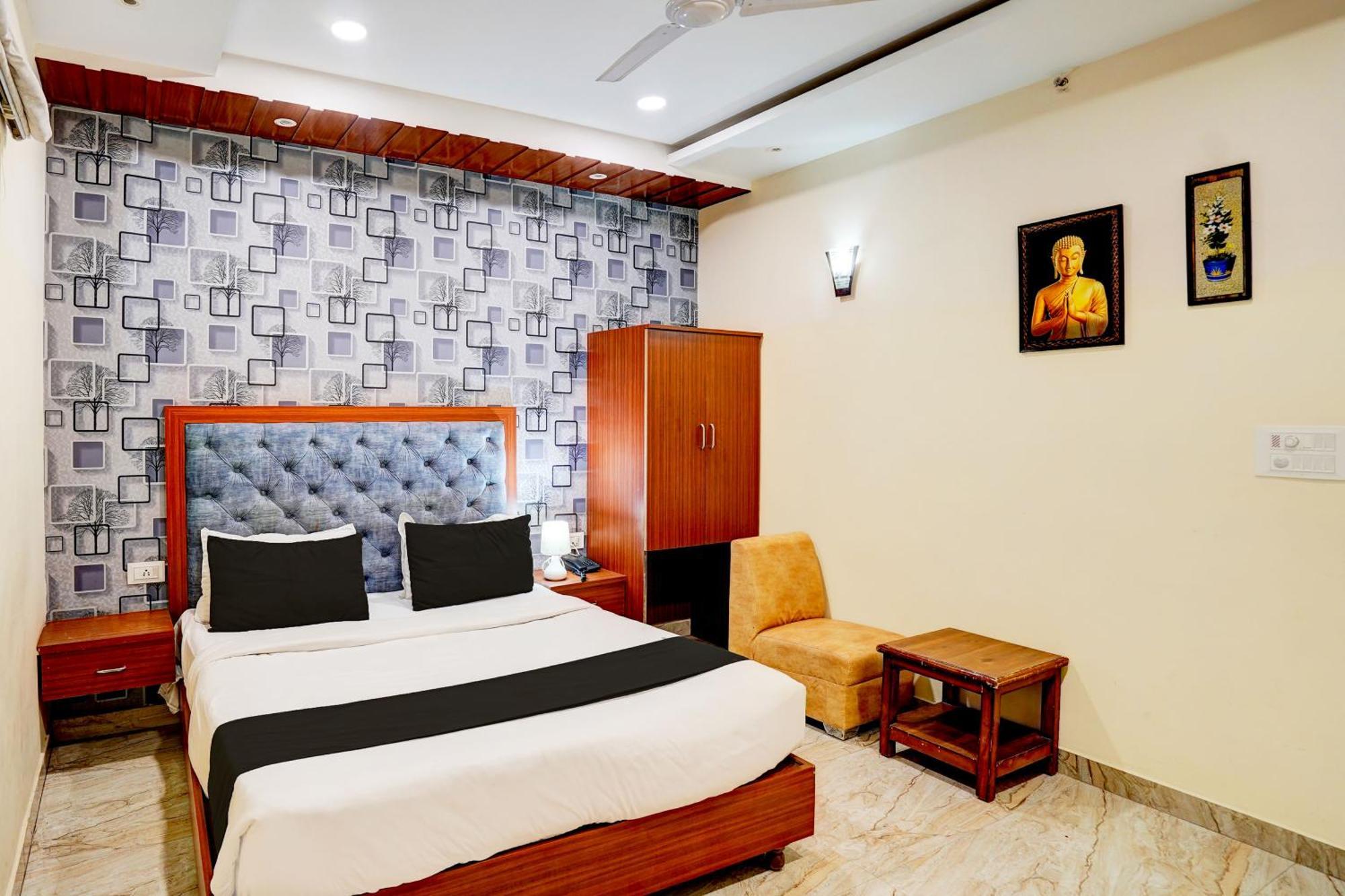 Townhouse Ram Katora Near Vishwanath Temple Formerly Sv Grand Hotel