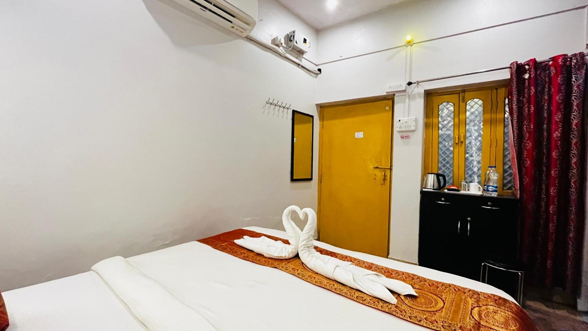 Vibe N Joy Guest house Varanasi