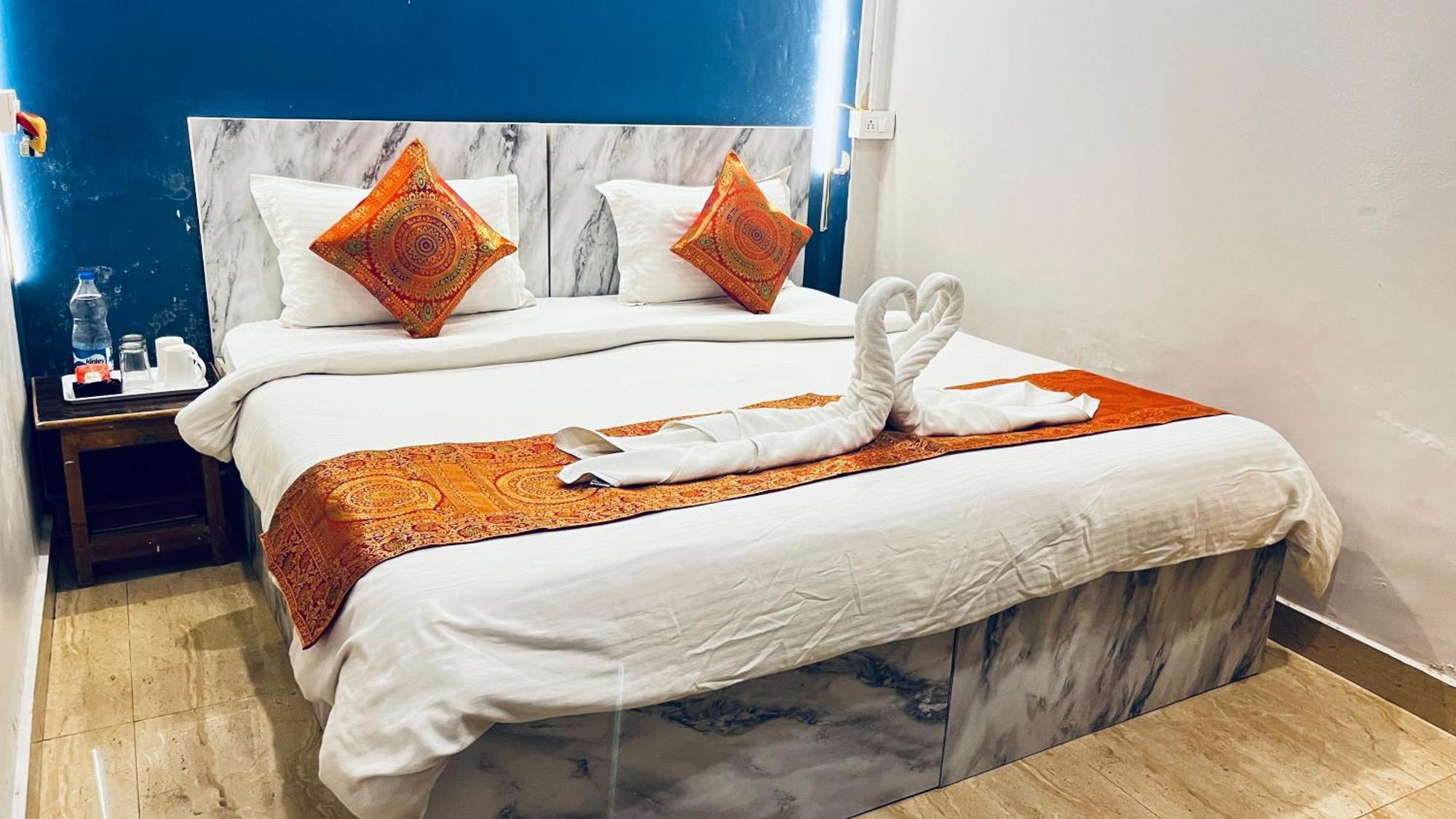 Guest house Vibe N Joy Varanasi