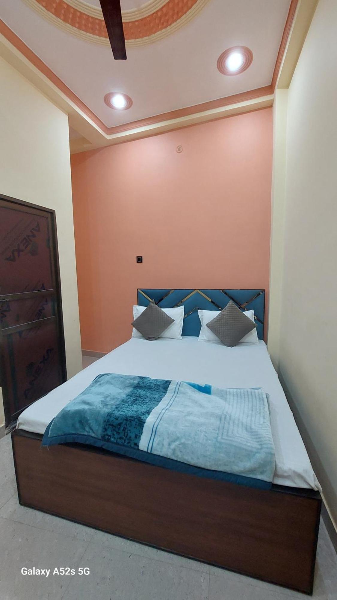 Guest house Narayani Paying Varanasi
