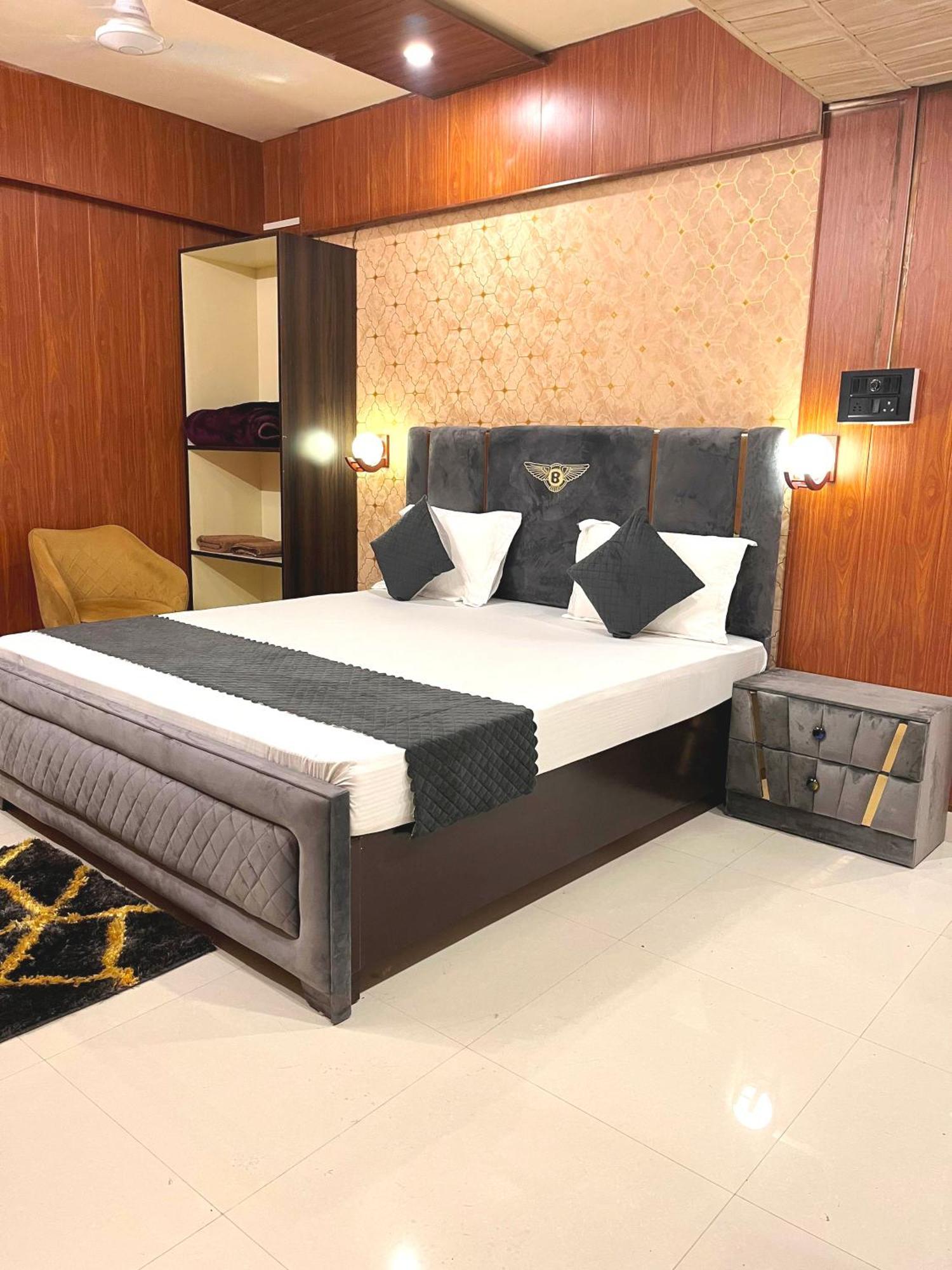Golden Lotus Hotel Varanasi