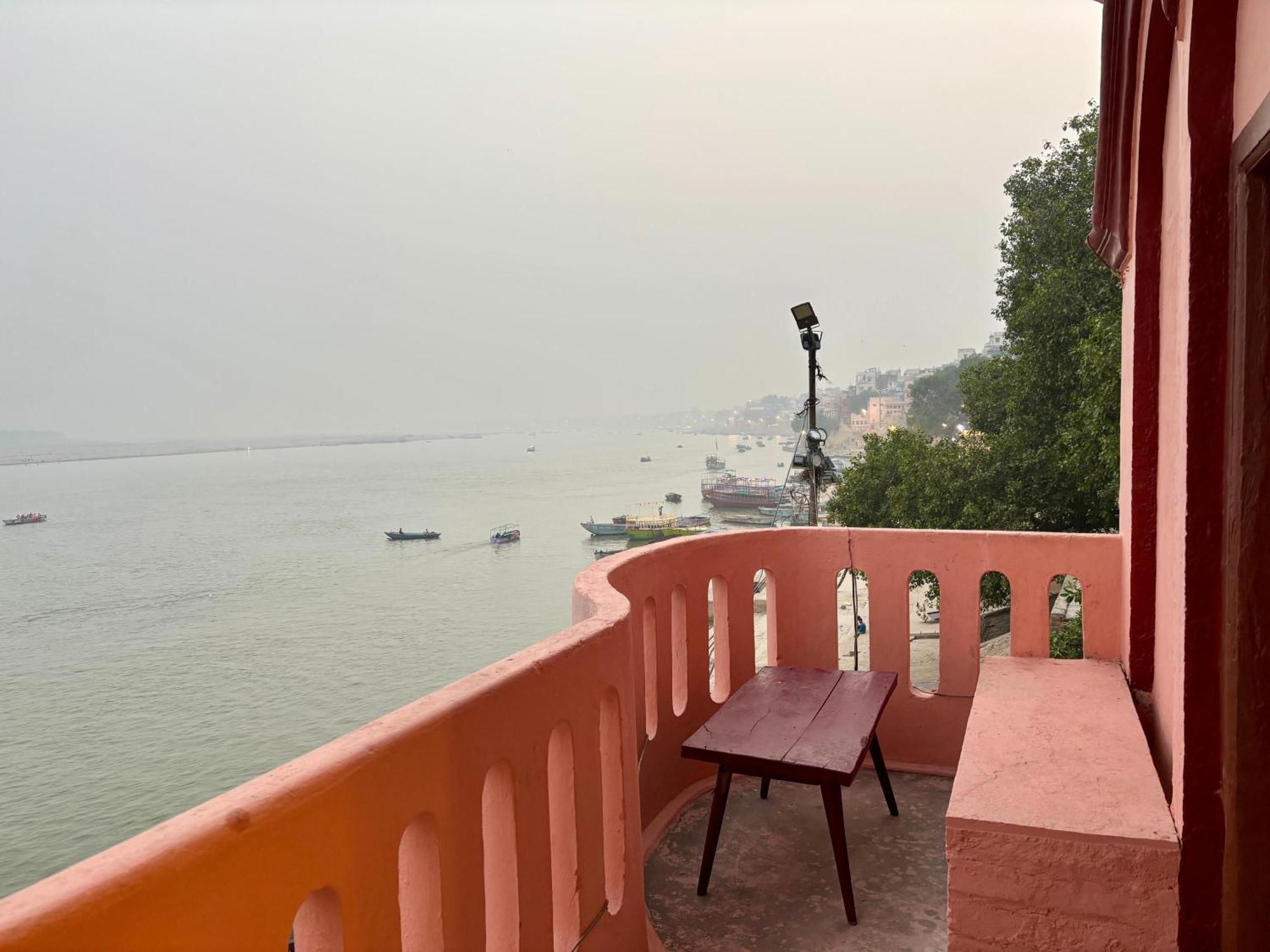 Vintage River Homestay Varanasi