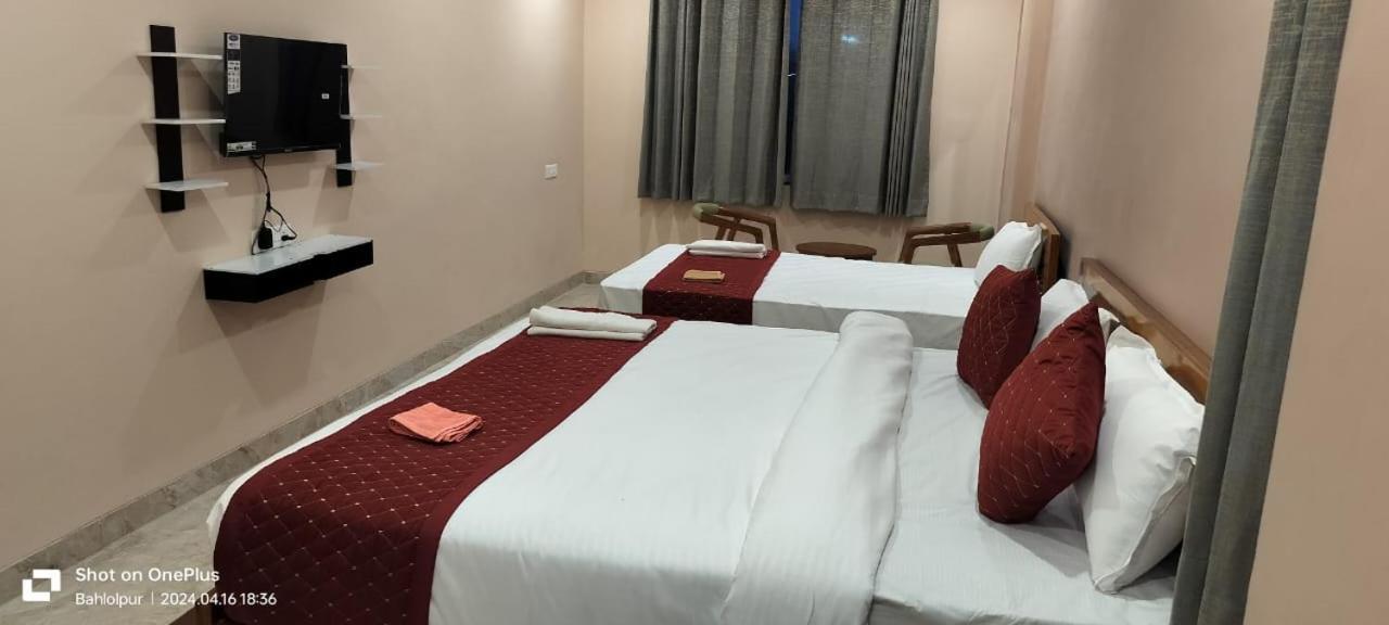 Krishna Vatika Lawn And Hotel Varanasi