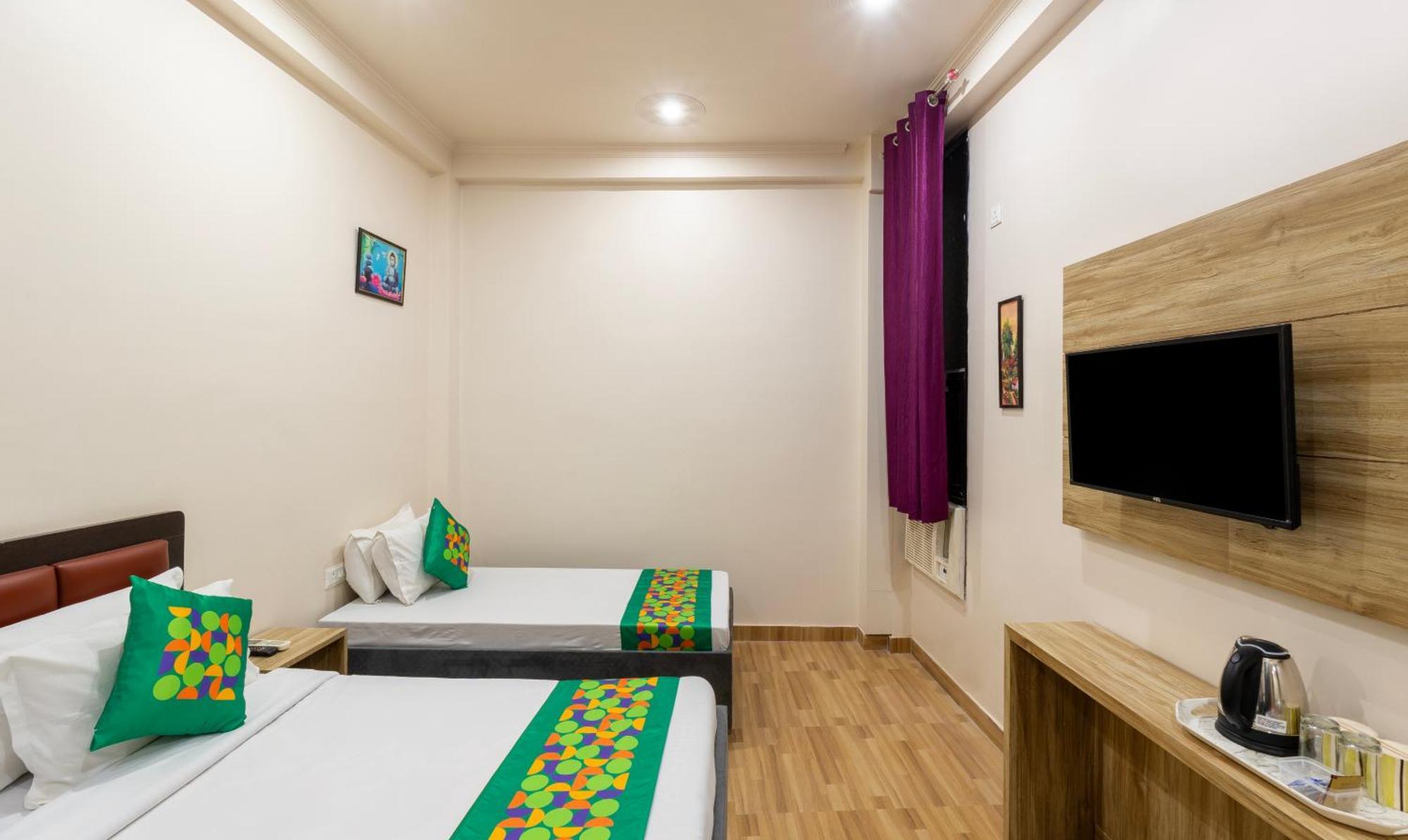Treebo Om Shree Banaras Hotel
