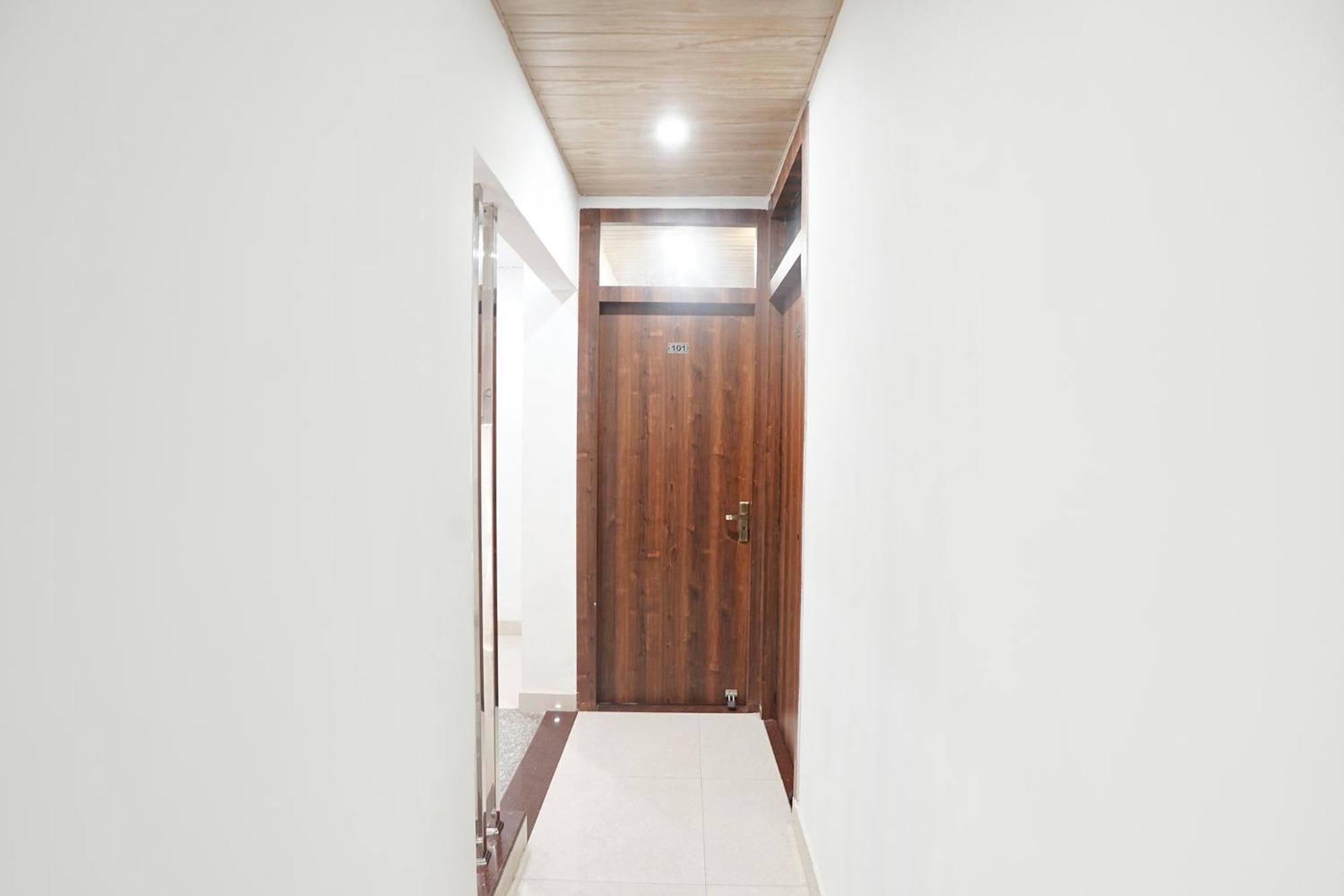 Hotel Fabhotel The Pleasure Varanasi